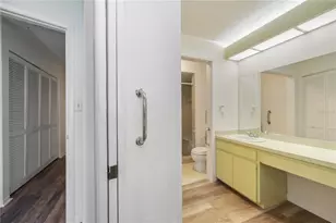 4231 Center Gate Ln, Sarasota, FL 34233 - Photo 28