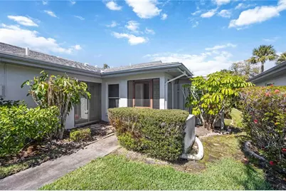 4231 Center Gate Lane #16, Sarasota, FL 34233 - Photo 2