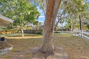 1010 Indian Beach Dr Dr, Sarasota, FL 34234 - Photo 6