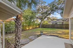 1010 Indian Beach Dr Dr, Sarasota, FL 34234 - Photo 10