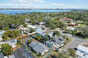 2710 3rd Ave W, Bradenton, FL 34205 - Photo 2