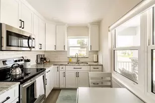 3362 Fry St, Sarasota, FL 34239 - Photo 8