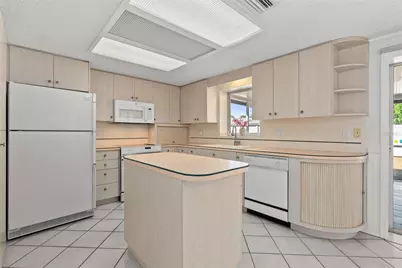 3717 Prado Drive, Sarasota, FL 34235 - Photo 14