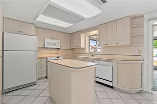 3717 Prado Dr, Sarasota, FL 34235 - Photo 14