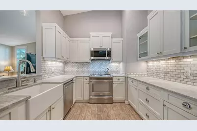8972 Huntington Pointe Drive, Sarasota, FL 34238 - Photo 6