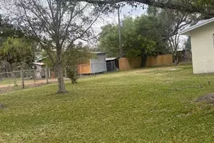 1327 SE Vermont Ave, Arcadia, FL 34266 - Photo 2