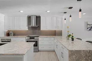 19 Whispering Sands Dr, Sarasota, FL 34242 - Photo 8