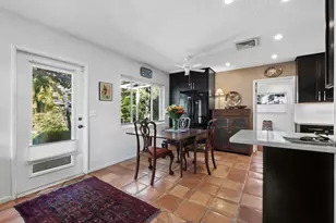 1642 Catalonia Ln, Sarasota, FL 34239 - Photo 6