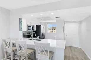 12538 SW Kingsway Cir, Lake Suzy, FL 34269 - Photo 4