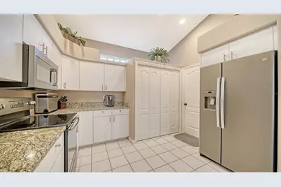 4028 Jardin Lane, Sarasota, FL 34238 - Photo 18