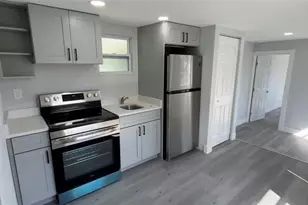 2105 N Allendale Ave, Sarasota, FL 34234 - Photo 2