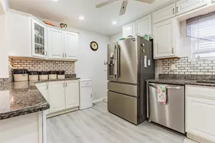 134 Dartmouth Dr NW, Port Charlotte, FL 33952 - Photo 8