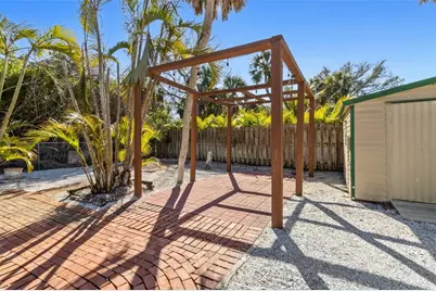5223 Shadow Lawn Drive, Sarasota, FL 34242 - Photo 32