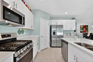 33692 Sky Blossom Cir, Leesburg, FL 34788 - Photo 12