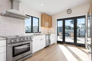 401 28th St, Holmes Beach, FL 34217 - Photo 22