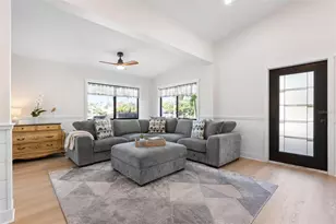 401 28th St, Holmes Beach, FL 34217 - Photo 10