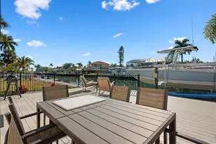 401 28th St, Holmes Beach, FL 34217 - Photo 46