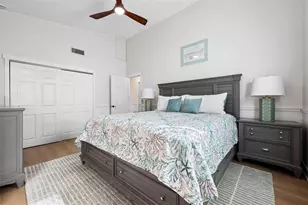 401 28th St, Holmes Beach, FL 34217 - Photo 36