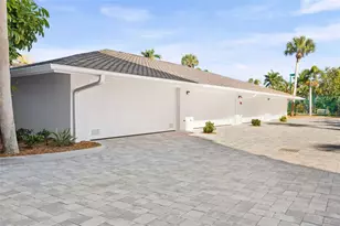 8600 Midnight Pass Rd, Sarasota, FL 34242 - Photo 30