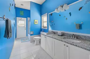 8072 Glenbrooke Ln, Sarasota, FL 34243 - Photo 44
