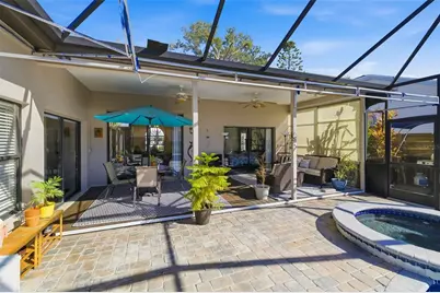 8072 Glenbrooke Lane, Sarasota, FL 34243 - Photo 14