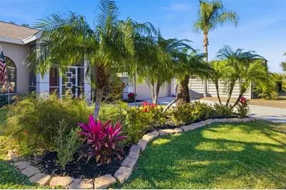 8072 Glenbrooke Lane, Sarasota, FL 34243 - Photo 6