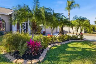 8072 Glenbrooke Ln, Sarasota, FL 34243 - Photo 6