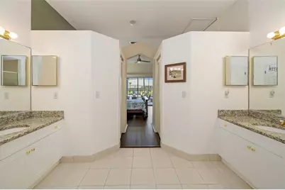 8072 Glenbrooke Lane, Sarasota, FL 34243 - Photo 30