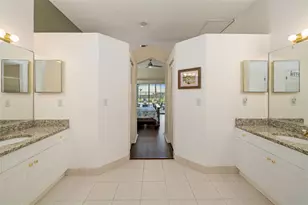 8072 Glenbrooke Ln, Sarasota, FL 34243 - Photo 30