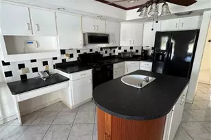 5638 Country Lakes Dr, Sarasota, FL 34243 - Photo 4