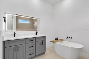 2001 NW 17th Pl, Cape Coral, FL 33993 - Photo 22