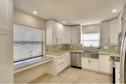 361 Oak Hill Drive #3, Sarasota, FL 34232 - Photo 4