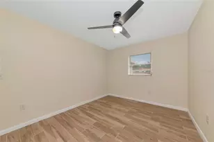 426 Pineview Dr, Venice, FL 34293 - Photo 22