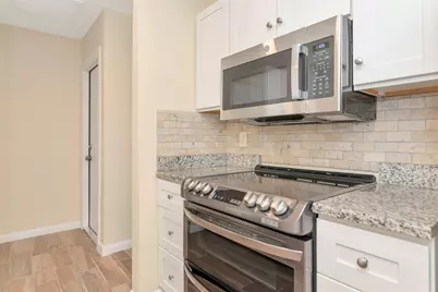 426 Pineview Drive, Venice, FL 34293 - Photo 10