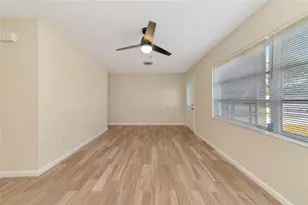 426 Pineview Dr, Venice, FL 34293 - Photo 6