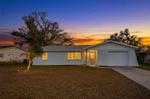 426 Pineview Dr, Venice, FL 34293 - Photo 38