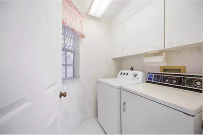 4076 Lyndhurst Court, Sarasota, FL 34235 - Photo 32