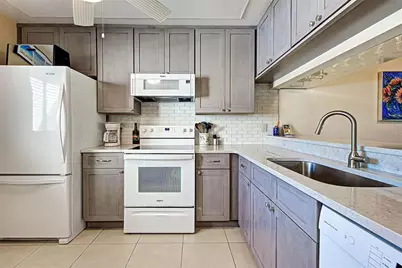 656 Bird Bay Circle #11, Venice, FL 34285 - Photo 8