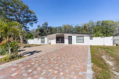 3675 Prudence Drive, Sarasota, FL 34235 - Photo 2