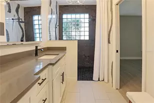 3761 Amapola Ln, Sarasota, FL 34238 - Photo 8