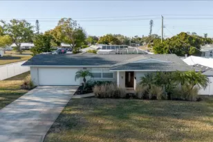 3408 Oxford Dr W, Bradenton, FL 34205 - Photo 2
