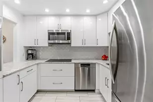 531 Sutton Pl, Longboat Key, FL 34228 - Photo 4