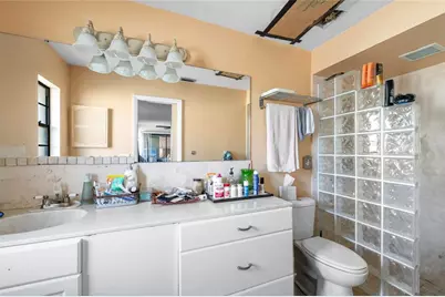 2439 Feiffer Circle, Sarasota, FL 34235 - Photo 10