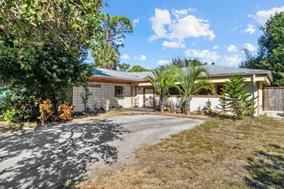 1717 Hazelwood Street, Sarasota, FL 34231 - Photo 2
