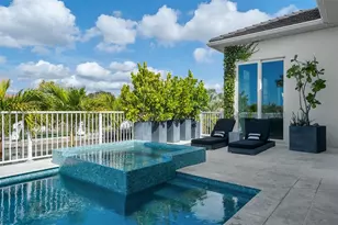 1643 Stanford Ln, Sarasota, FL 34231 - Photo 22