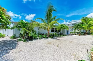 504 Bayview Dr, Holmes Beach, FL 34217 - Photo 2