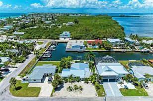 504 Bayview Dr, Holmes Beach, FL 34217 - Photo 6