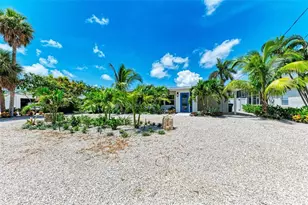 504 Bayview Dr, Holmes Beach, FL 34217 - Photo 4