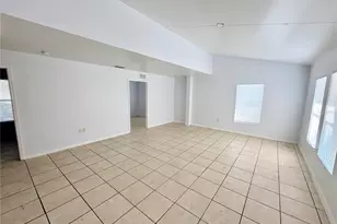 1427 45th Ave Cir W, Bradenton, FL 34207 - Photo 8