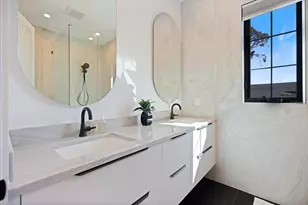 2045 Goldenrod St, Sarasota, FL 34239 - Photo 28